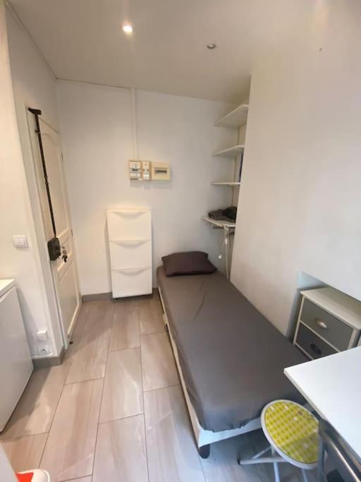 Small Near Eiffel Tower Appartement *