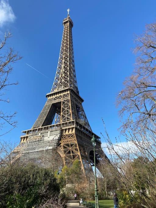 Small Near Eiffel Tower Appartement